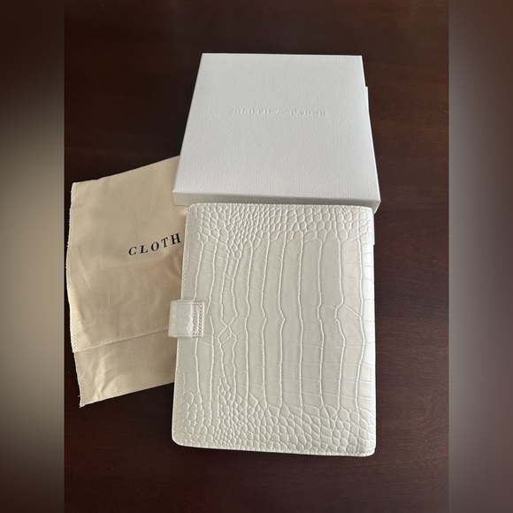 Brand New | Cloth and Paper | A5 6-Ring White Croc Leather Planner / Agenda - Picture 3 of 11